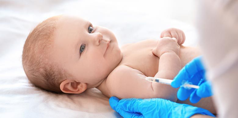 Vaccins de bébé : obligatoires et recommandés