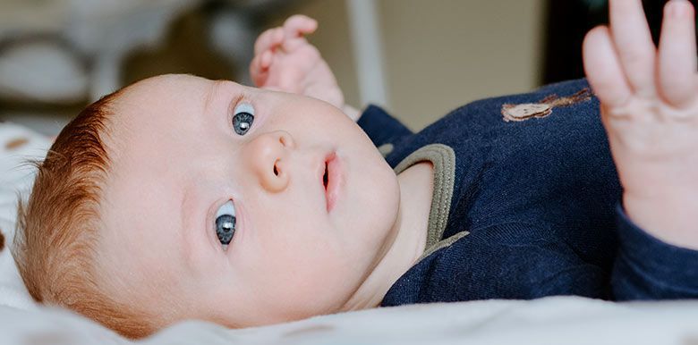 vision bébé que voit bébé naissance 1 an nourrisson vue yeux