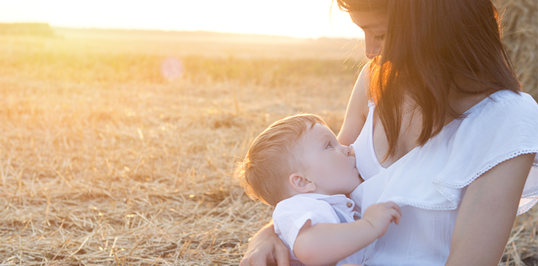 Les bébés allaités sont moins difficiles à table !