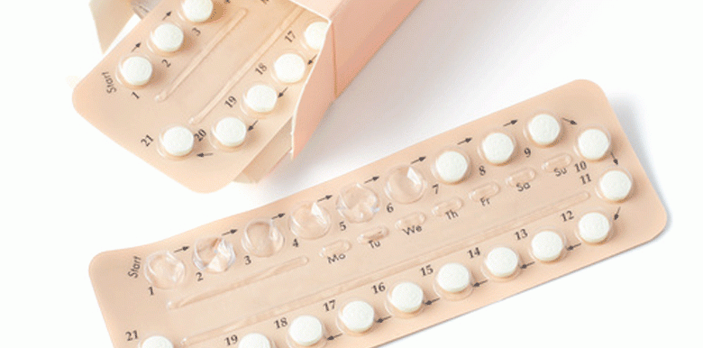 Pilule : 1 femme sur 2 l'oublie régulièrement pendant les fêtes !